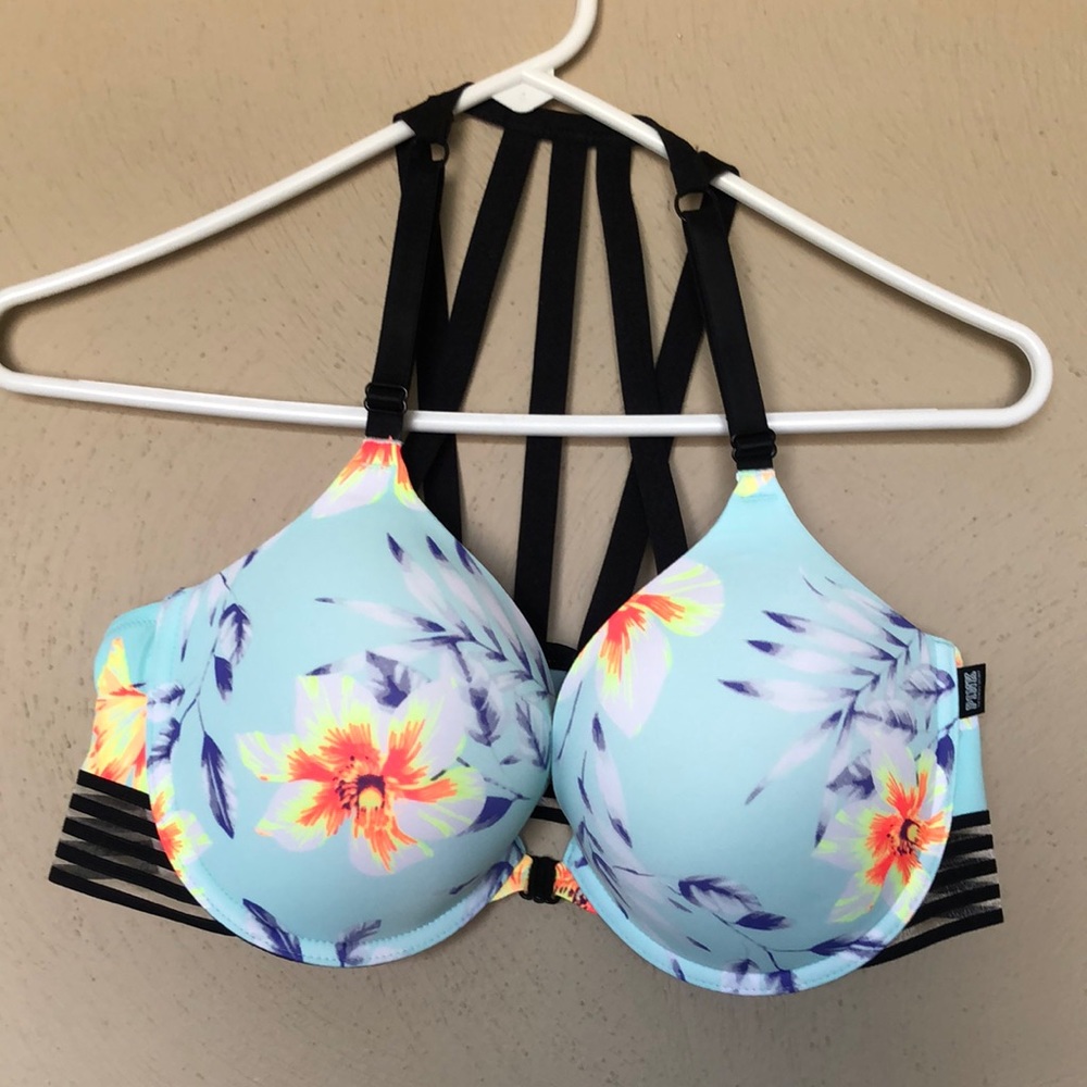 36D Victoria Secret strappy push-up bra